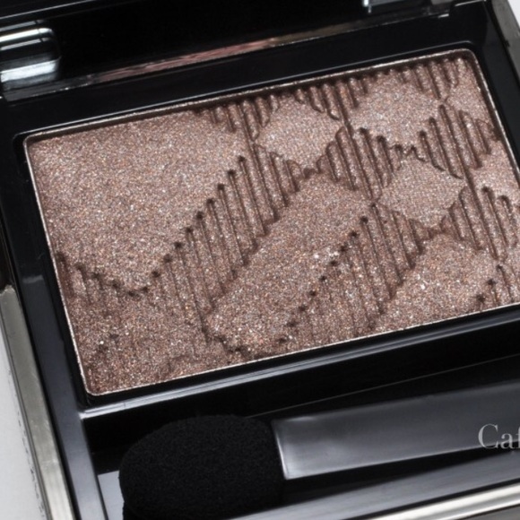 Burberry eyeshadow in Midnight Brown - Picture 2 of 4